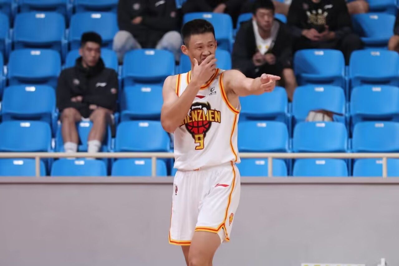 🏀CBA战报：约翰逊22+7，布朗空砍30分，深圳101-77终结广厦七连胜